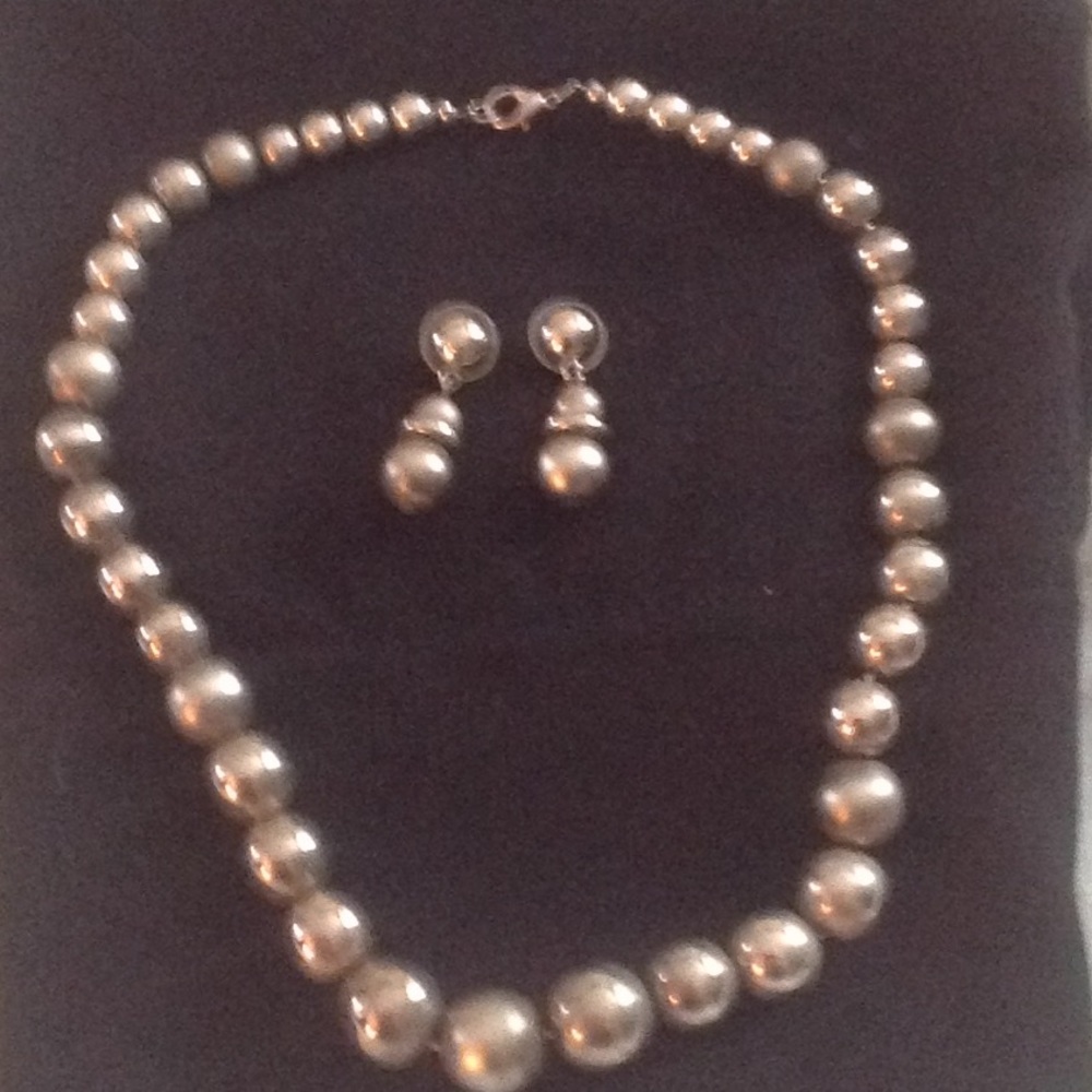 Fun costume jewelry set necklace and earrings